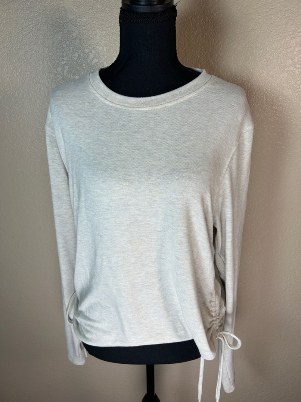 AMISU Cream Side-Tie Scrunch Long Sleeve Top Size L